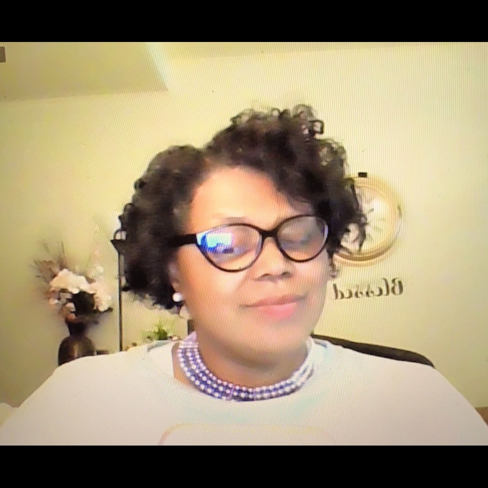 Meet your Posher, Yvette